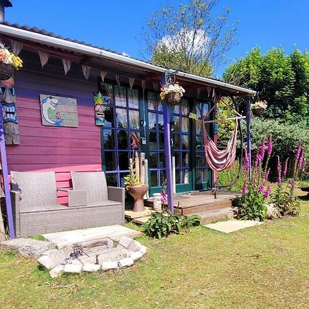 Treguth Glamping Unique Experience - Themed Huts 호텔 Saint Day 외부 사진
