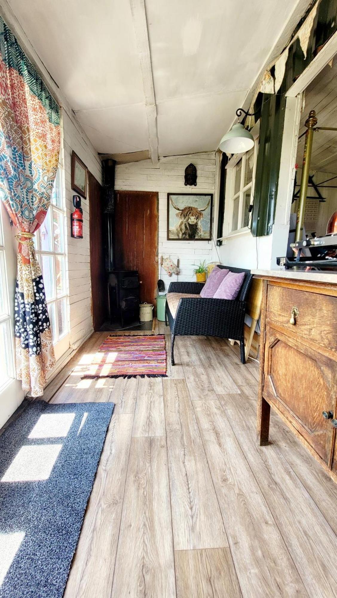 Treguth Glamping Unique Experience - Themed Huts 호텔 Saint Day 외부 사진
