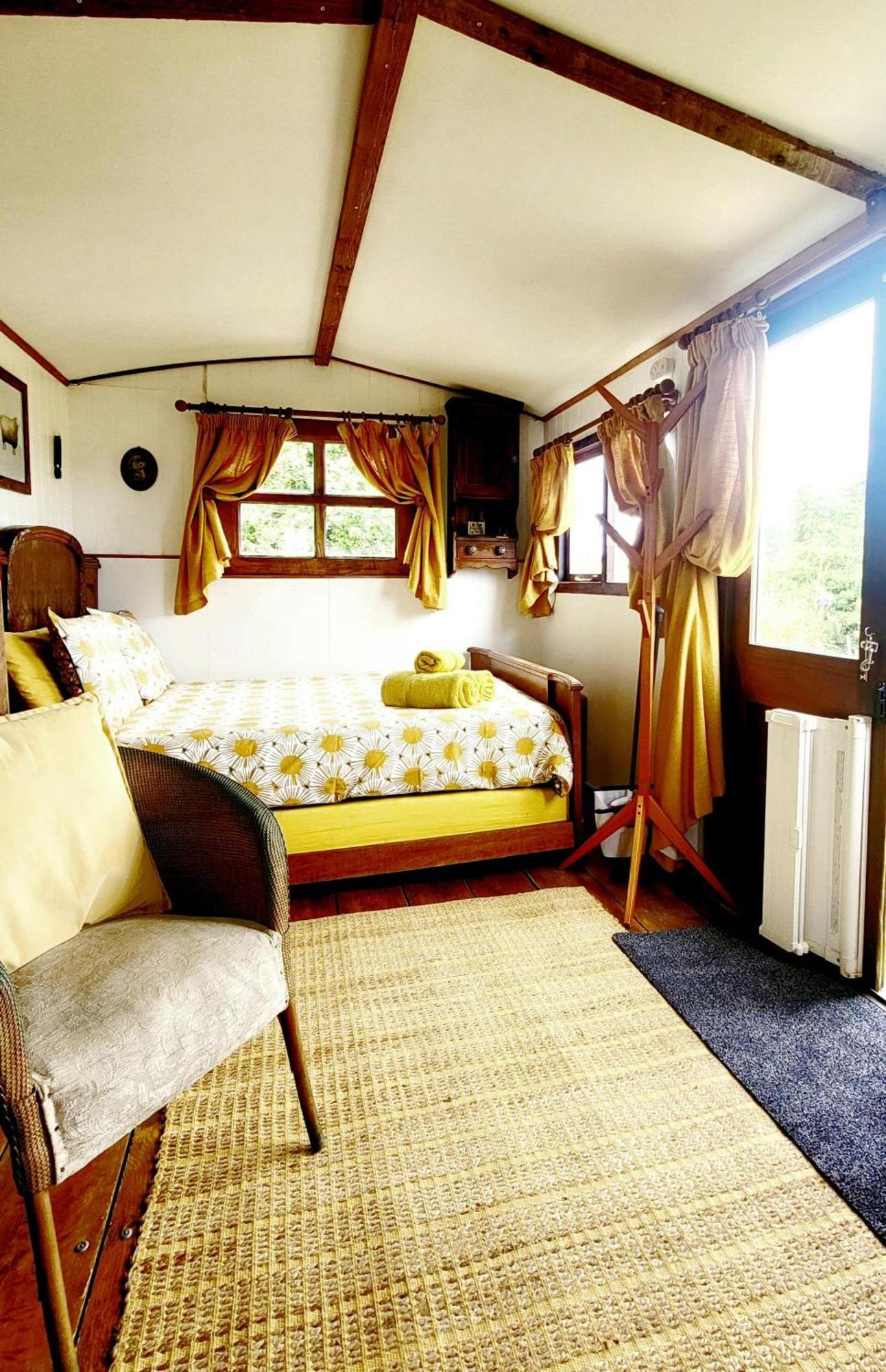 Treguth Glamping Unique Experience - Themed Huts 호텔 Saint Day 외부 사진