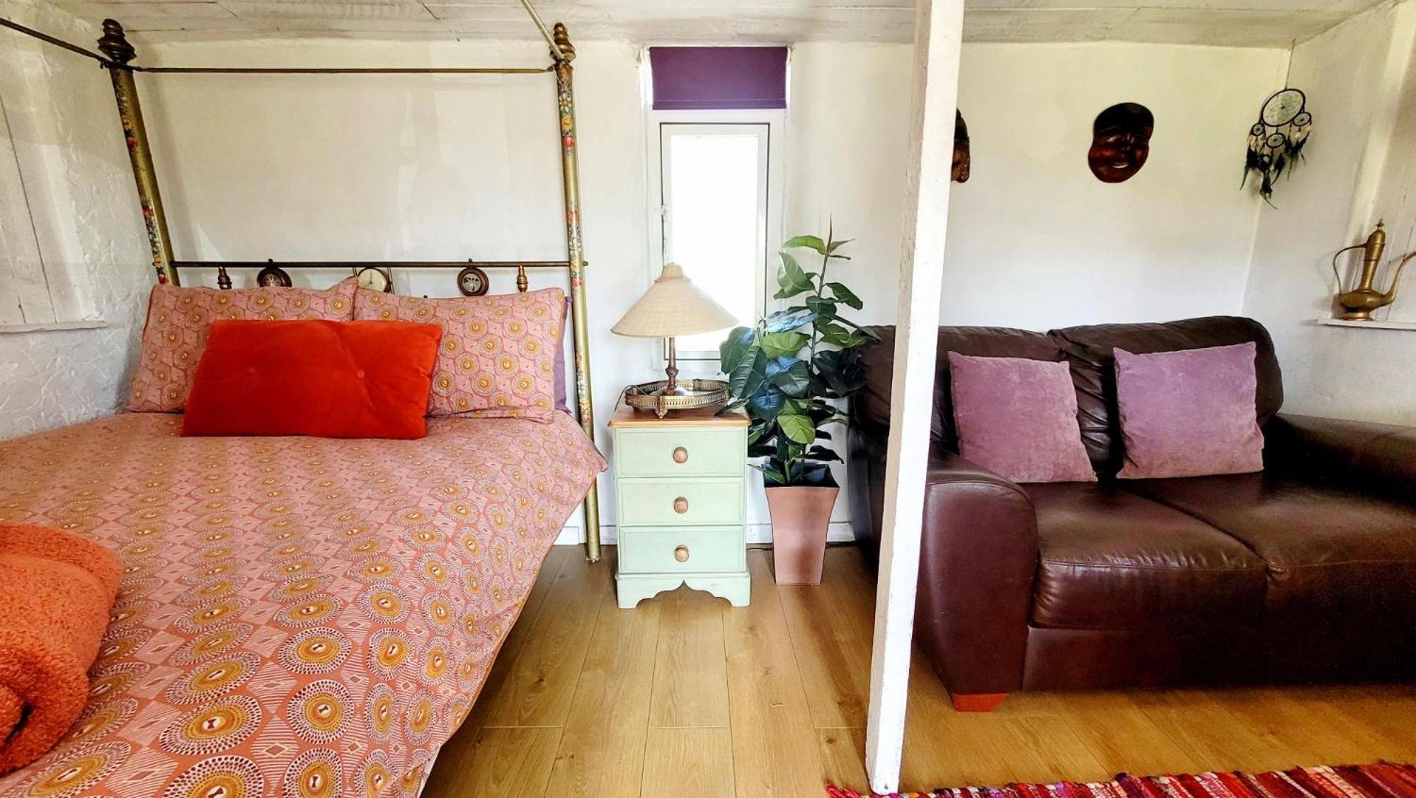 Treguth Glamping Unique Experience - Themed Huts 호텔 Saint Day 외부 사진