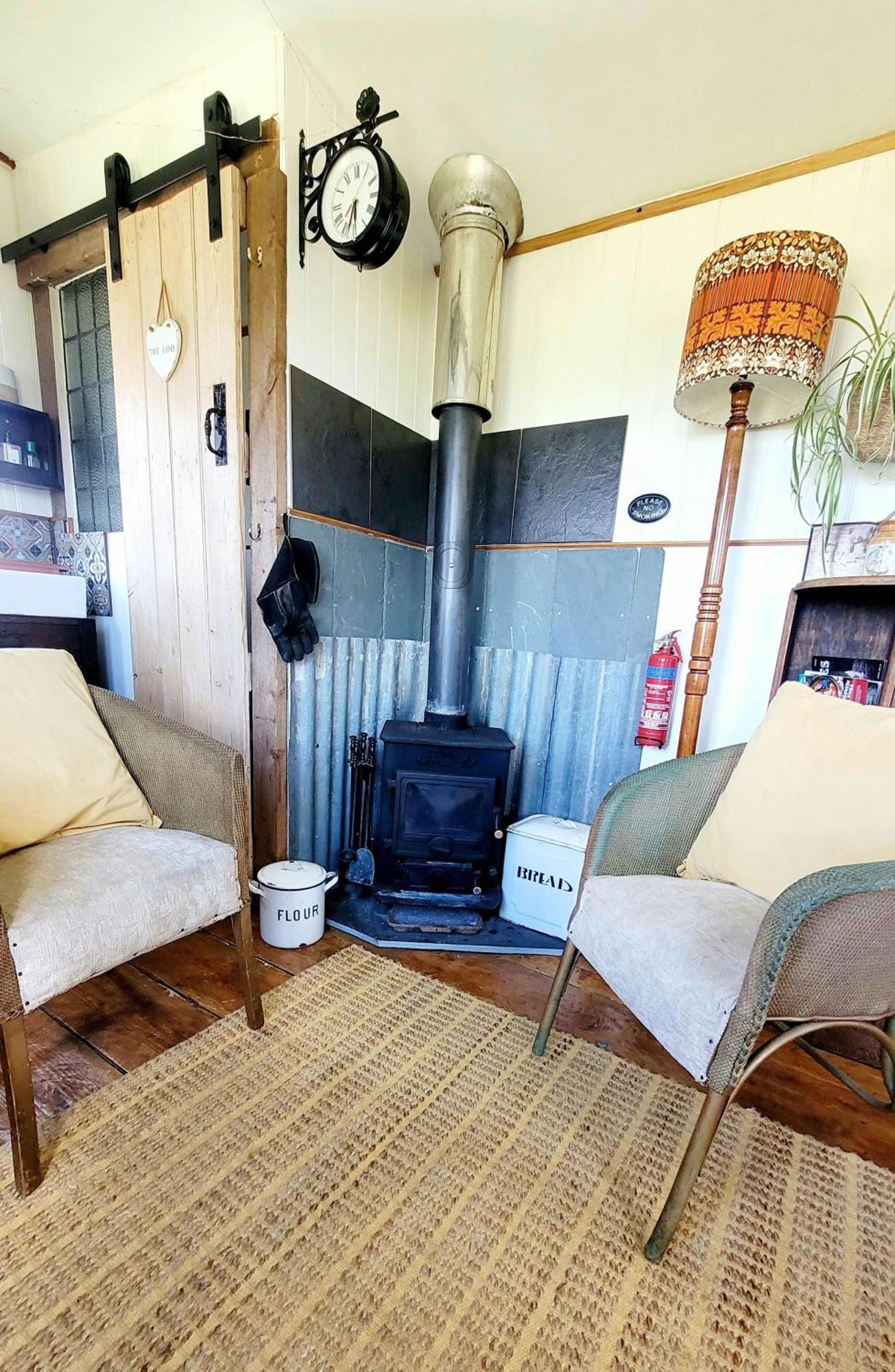 Treguth Glamping Unique Experience - Themed Huts 호텔 Saint Day 외부 사진